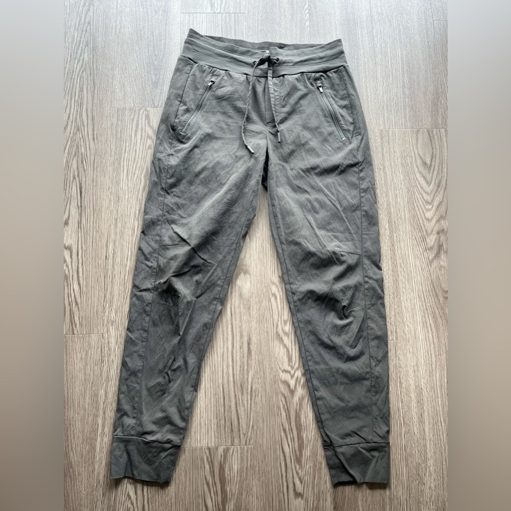 Athleta Gray Trekkie North Joggers Nylon Spandex Pants Pockets Women's Size 2